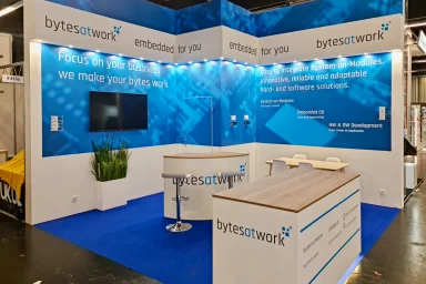 Corner exhibition stand with panoramic branding