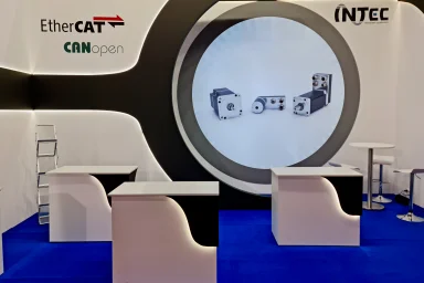 Open plan exhibition booth for B2B trade show