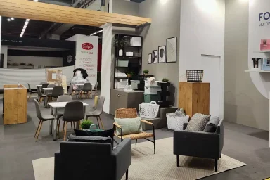 Custom exhibition stand assembly by Summit team on-site
